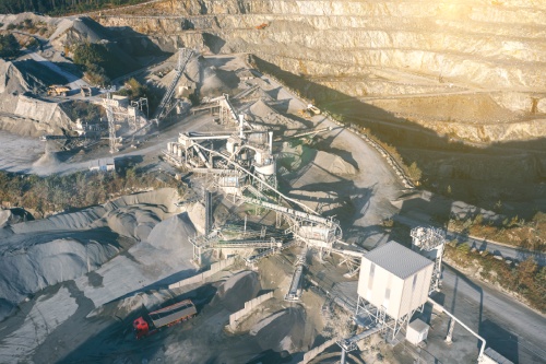 mining-equipment-crushing-stone-ore-beneficiation-plant-aerial-photography-2